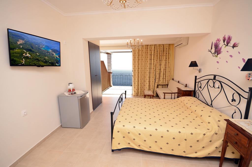 Golden Fox Studios And Suites Lákones Extérieur photo
